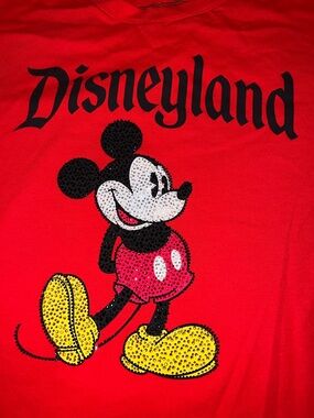 NWT 2026 Disneyland Red Tee featuring Mickey Mouse in Rhinestones, Woman's 3X